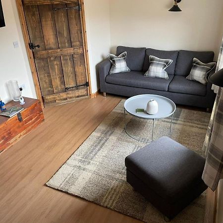 Buttercup Cottage At The Old Tractor Barn Brackley  Extérieur photo