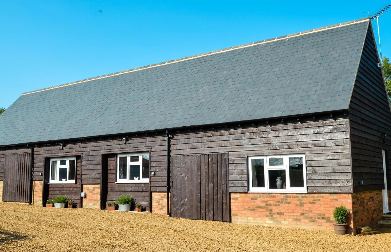 Buttercup Cottage At The Old Tractor Barn Brackley  Extérieur photo