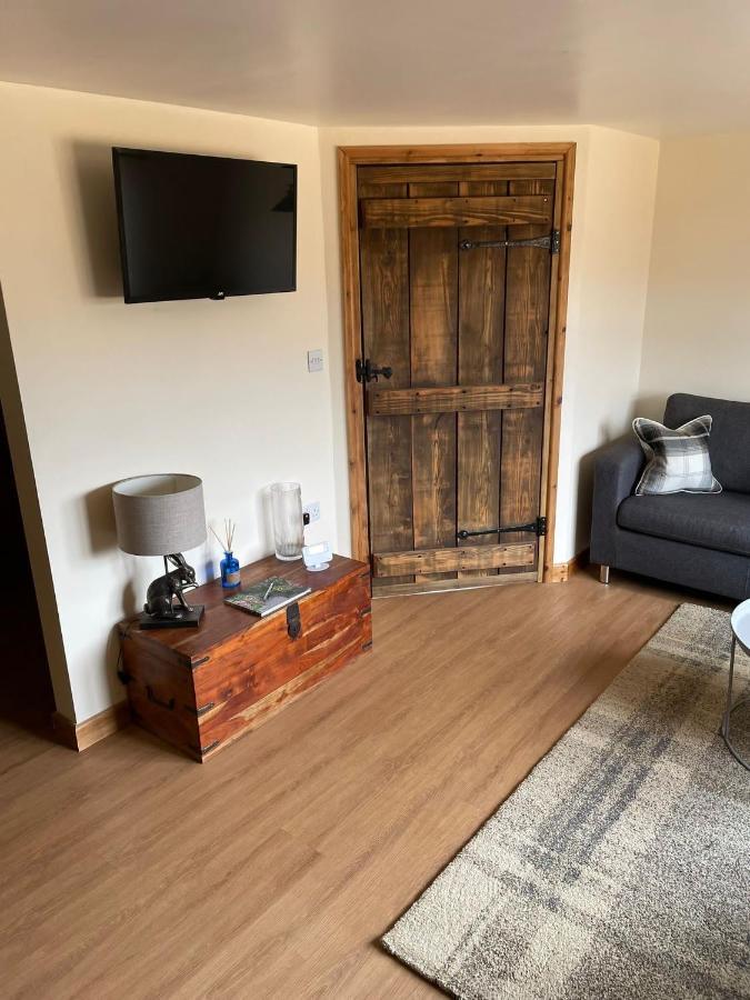 Buttercup Cottage At The Old Tractor Barn Brackley  Extérieur photo